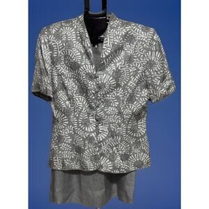 Adrianna Papell Stylish Silver Gray 100% silk Floral skirt suit size 10
